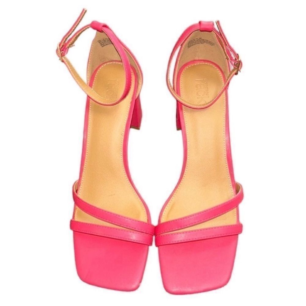 Nordstrom Rack Pink Sandals(Size 8M)